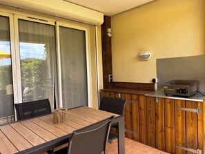 Outdoor dining - Charmant 2 Pièces Avec Jardinet (les issambres)