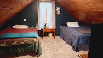 2 bedrooms, desk, iron/ironing board, free WiFi