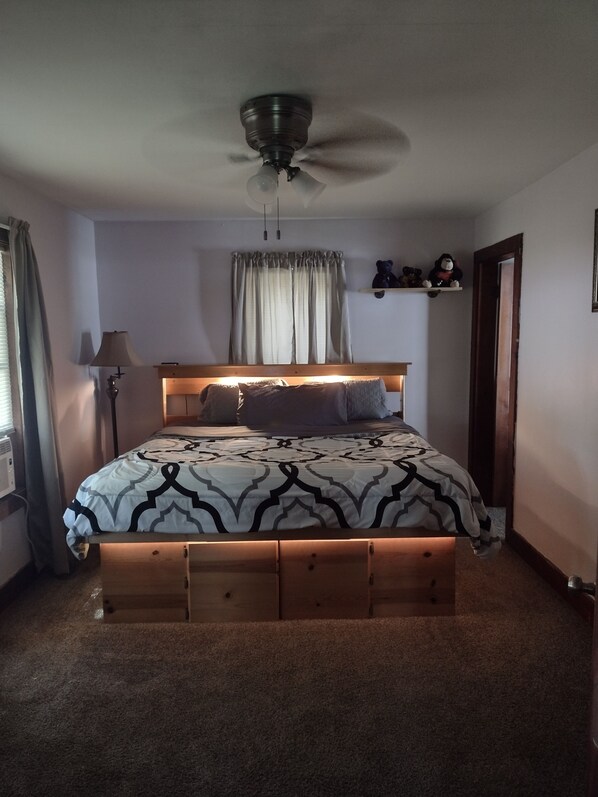 2 bedrooms, desk, iron/ironing board, free WiFi