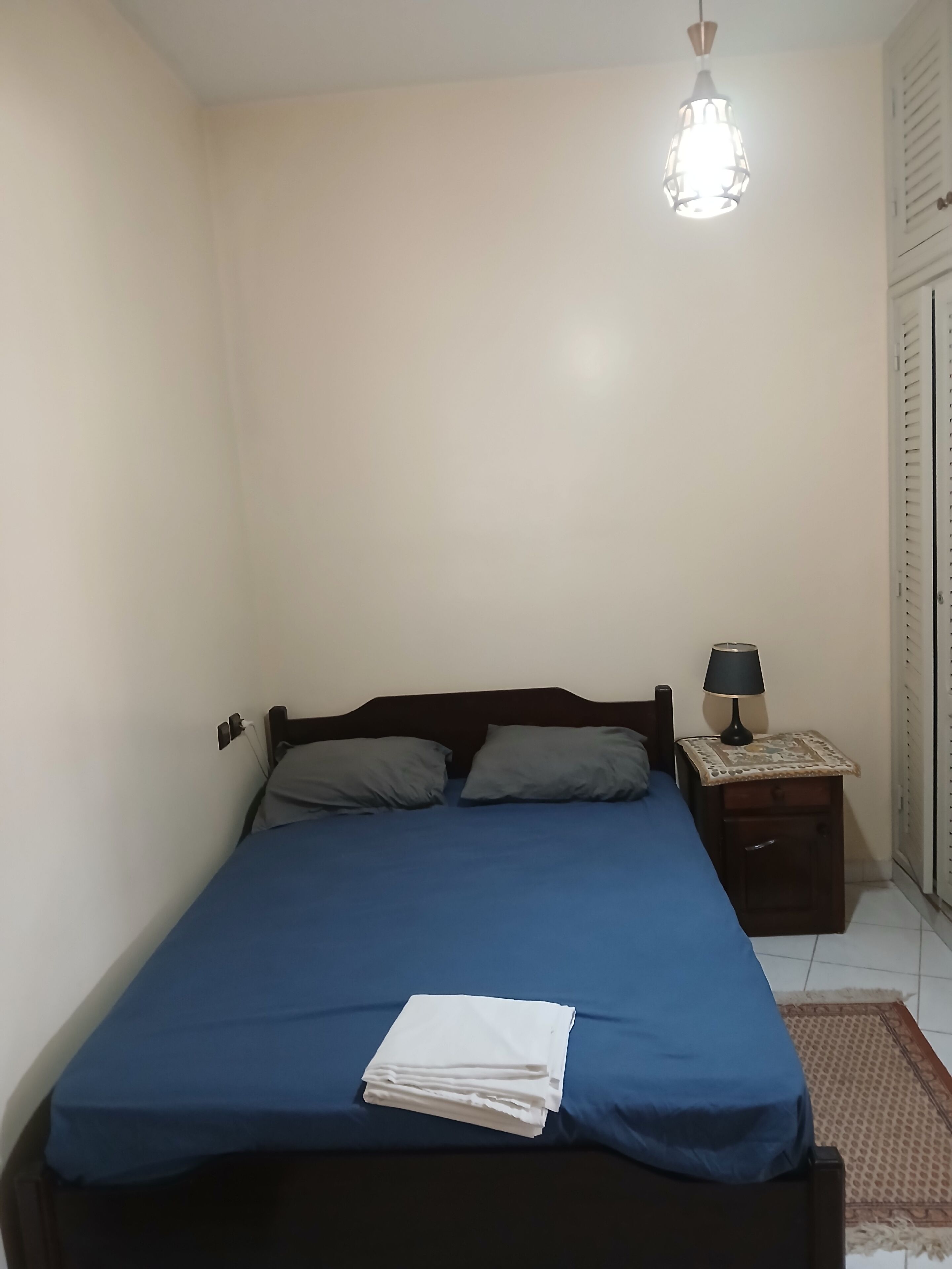 3 bedrooms, iron/ironing board, WiFi (free), bed sheets