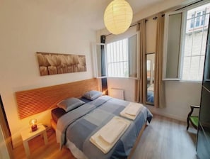 2 chambres, fer et planche à repasser, Wi-Fi gratuit, draps fournis