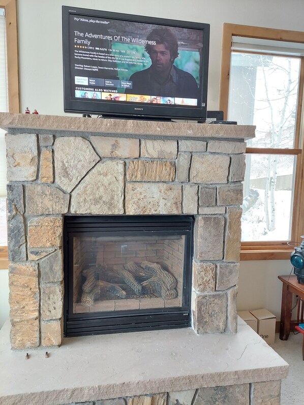 Interior - Mt Crested Butte views from the hot tub and a very short walk to the lifts.
(Crested Butte)