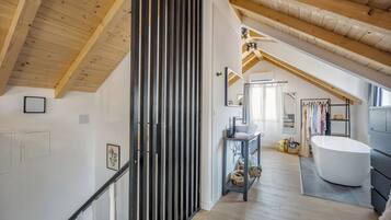 Comfort Studio Suite | Blackout curtains, soundproofing, free WiFi, bed sheets