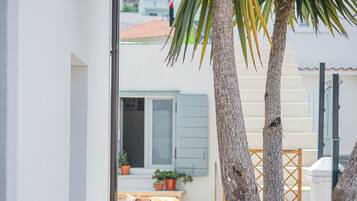 Comfort Studio | Pemandangan dari bilik