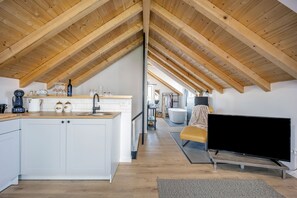 Comfort-Studiosuite | Verdunkelungsvorhänge, schallisolierte Zimmer, kostenloses WLAN