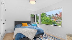 4 chambres, bureau, Wi-Fi, draps fournis