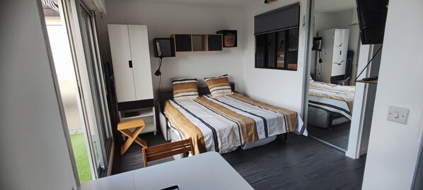 1 bedroom, bed sheets, wheelchair access