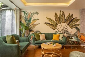Lobby sitting area - Cove Renata Seminyak (Seminyak)
