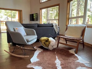 TV connectée, cheminée, baby-foot, table de tennis de table