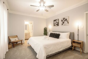 4 Schlafzimmer, Schreibtisch, Bügeleisen/Bügelbrett, kostenloses WLAN