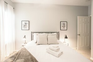 4 chambres, bureau, fer et planche à repasser, accès au Wi-Fi (inclus)