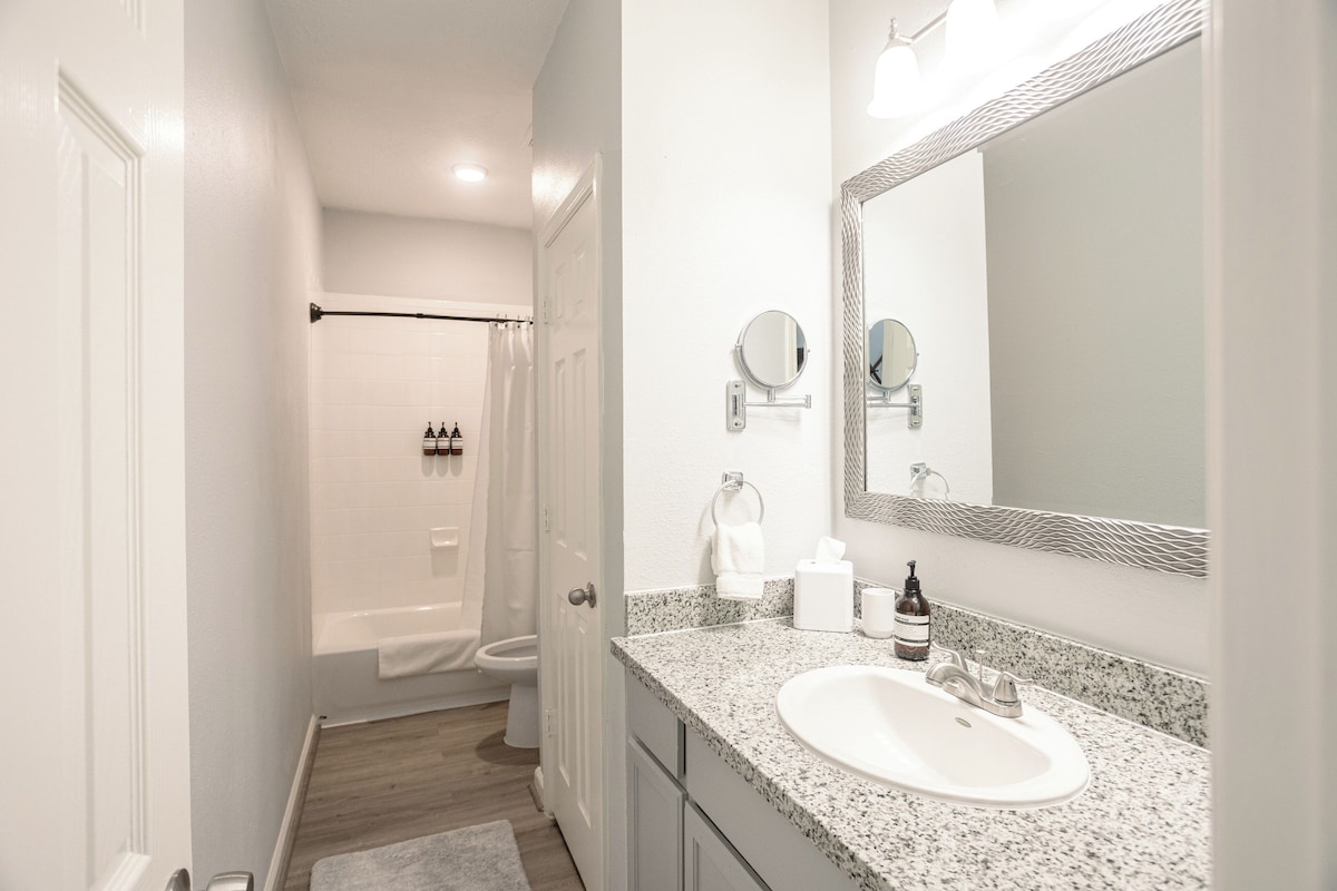 Photo 5 of MedCenter Modern Retreat: King Suite and Office