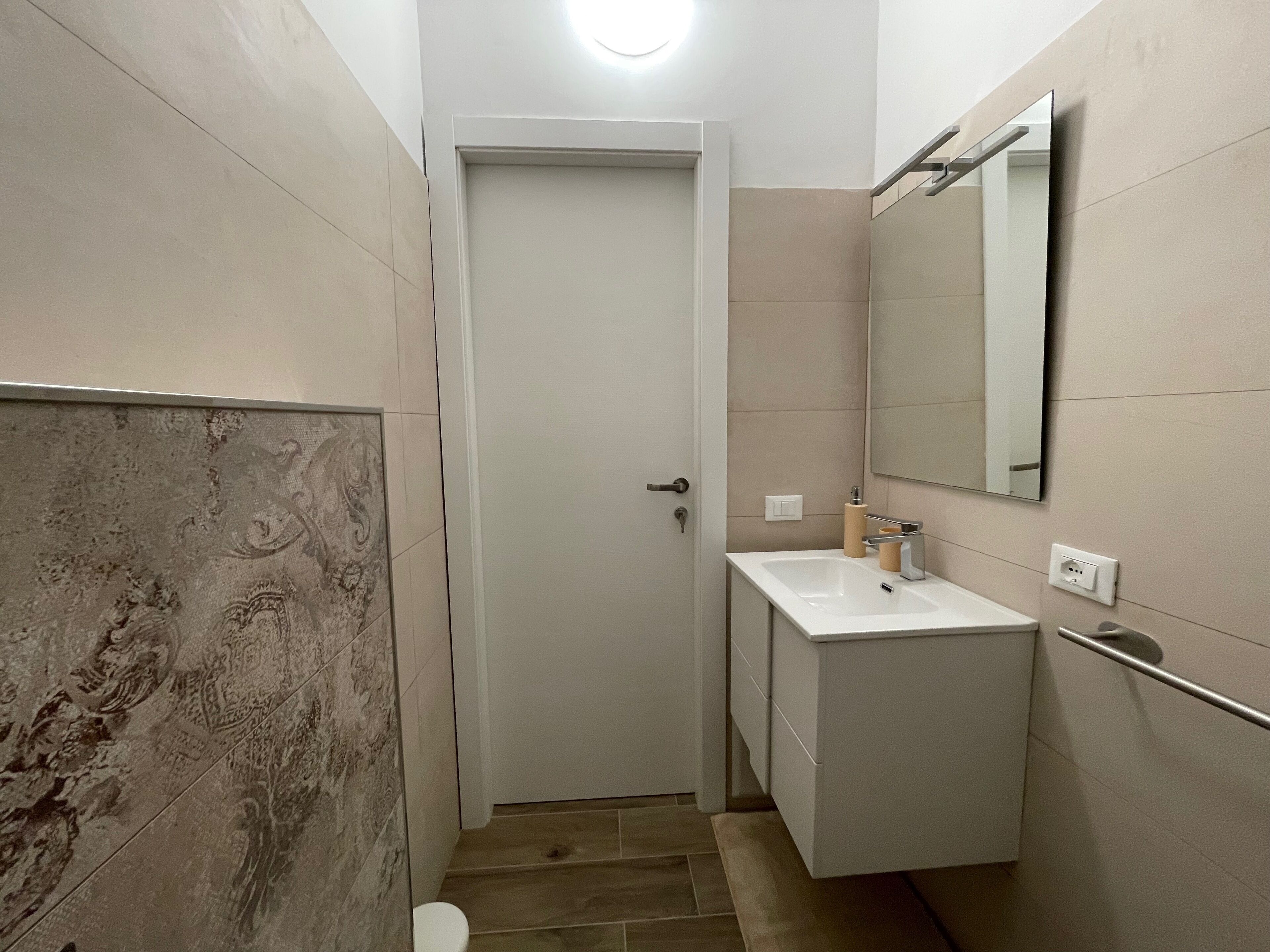 Doccia, asciugacapelli, bidet, asciugamani