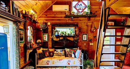 Miracles on Polly- Memory Lane Cabin