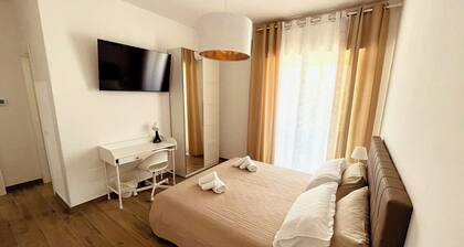 Termoli Station 3 - easy parking - room in downtown with private bathroom and balcony