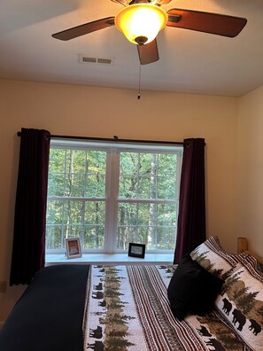 2 habitaciones, cuna de viaje, wifi gratis y ropa de cama 