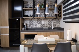 Premium Studio Suite | Private kitchen | Fridge, microwave, stovetop, coffee/tea maker