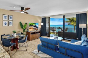 Smart TV - Stylish Oceanfront 1BR at Kahana Reef 216 with Spectacular Views & Beach Access (Lahaina)