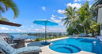 Waterfront Beauty 10-guests, Dock, Kayaks and more