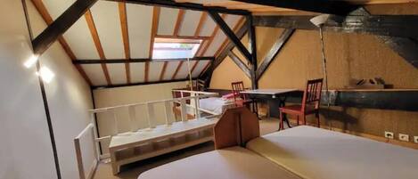 1 bedroom, WiFi, bed sheets