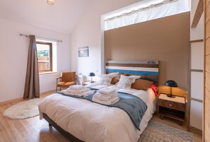 2 間睡房、熨斗/熨衫板、可攜式嬰兒床、免費 Wi-Fi