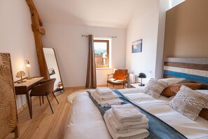 2 bedrooms, iron/ironing board, travel cot, free WiFi
