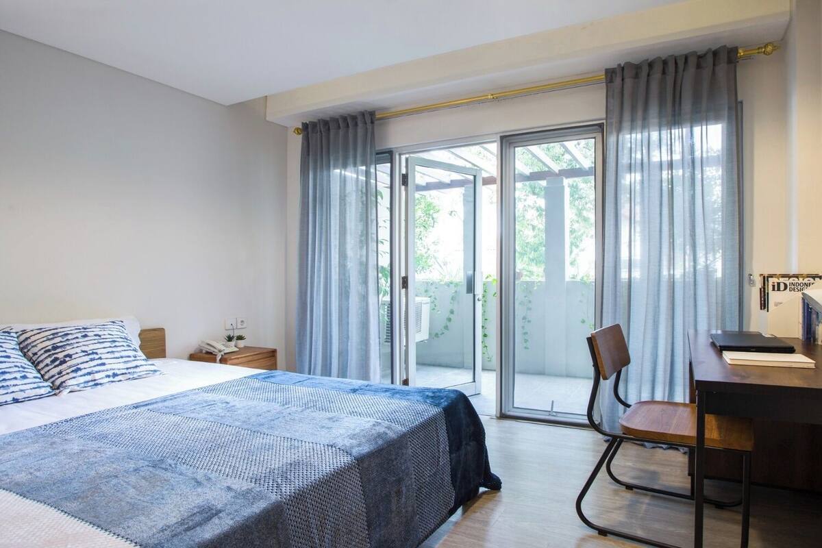 Deluxe Room | Desk, laptop workspace, free WiFi