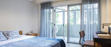 Deluxe Room | Desk, laptop workspace, WiFi (free)