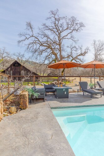 Coyote Creek Ranch + Pool House near Murphy’s