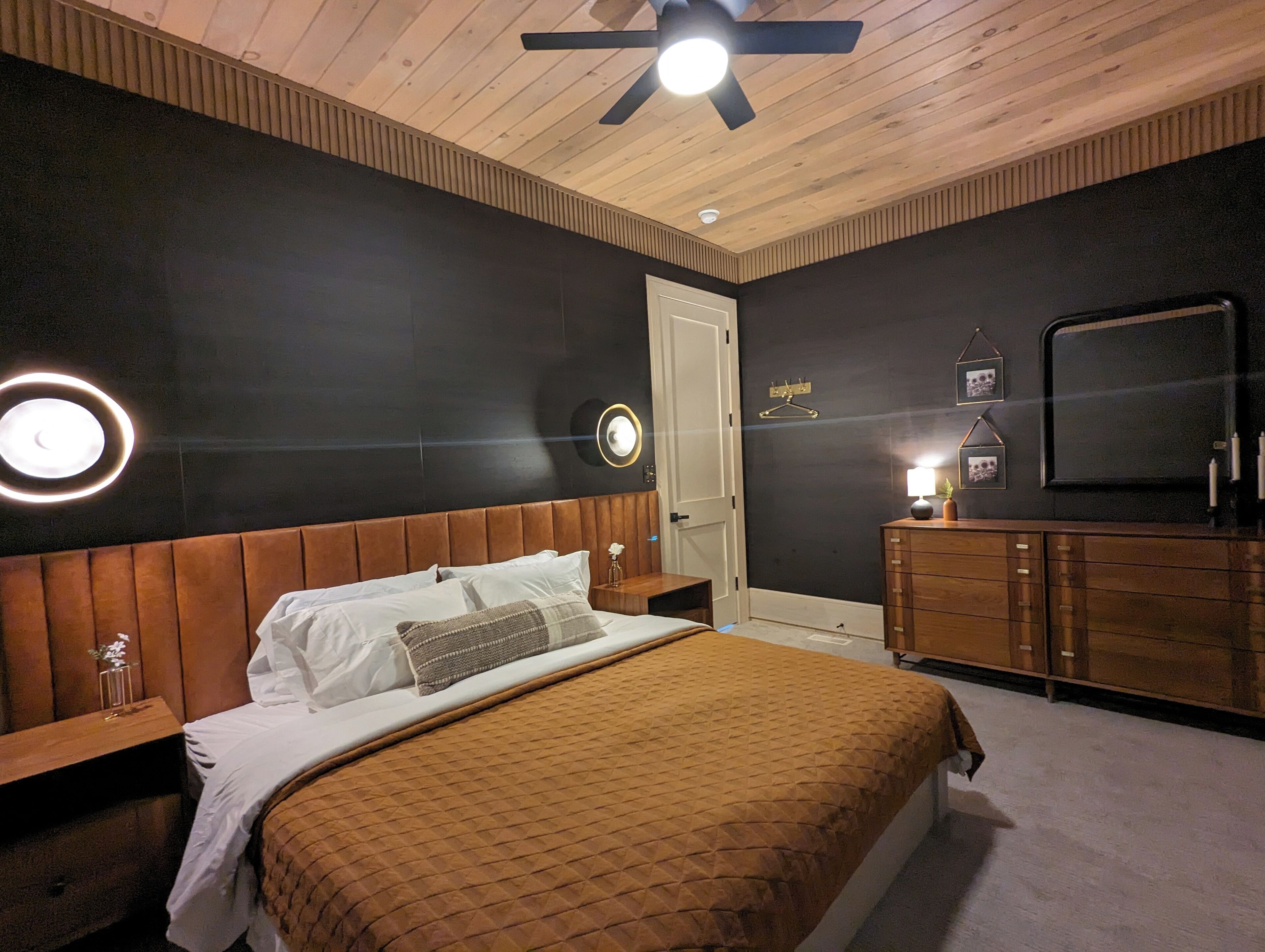 4 室のベッドルーム、アイロン / アイロン台、旅行用ベビーベッド、WiFi (無料)