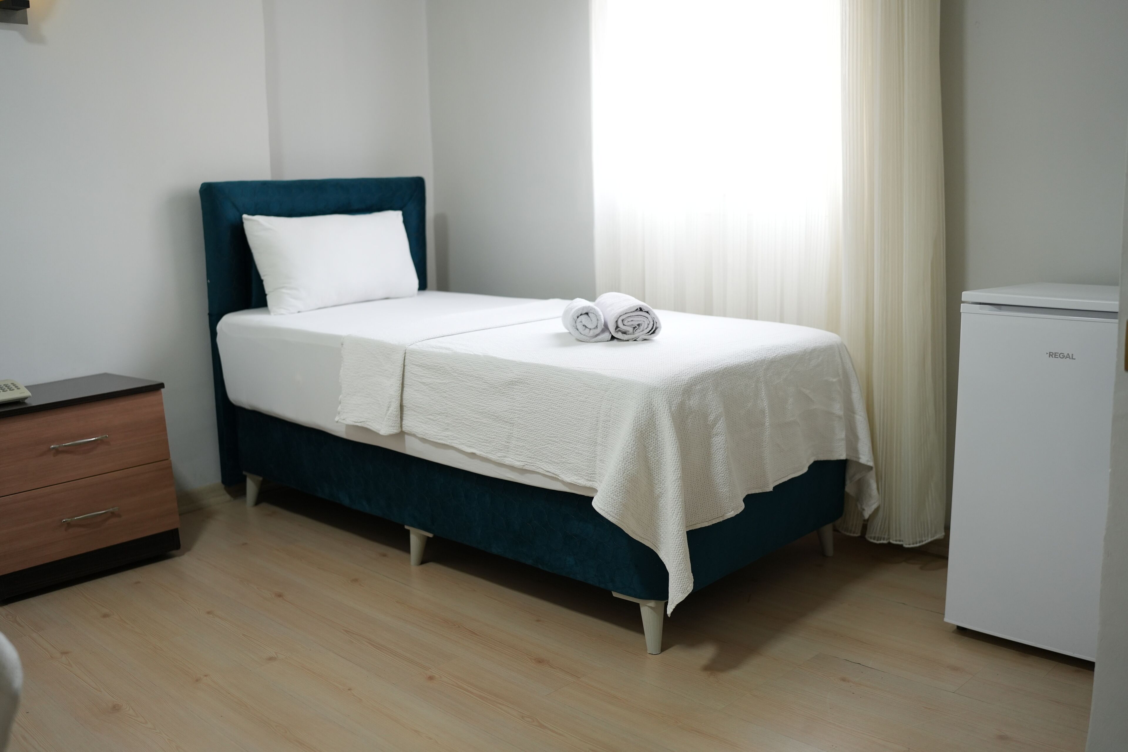 family room | 1 bedroom, free wifi, bed sheets