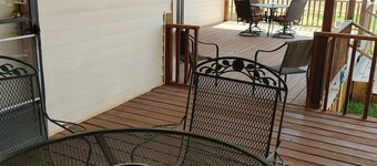 Crow Roost Lake Cabin-Fort Cobb Lake. 2 Blocks to the Boat ramp/Dock