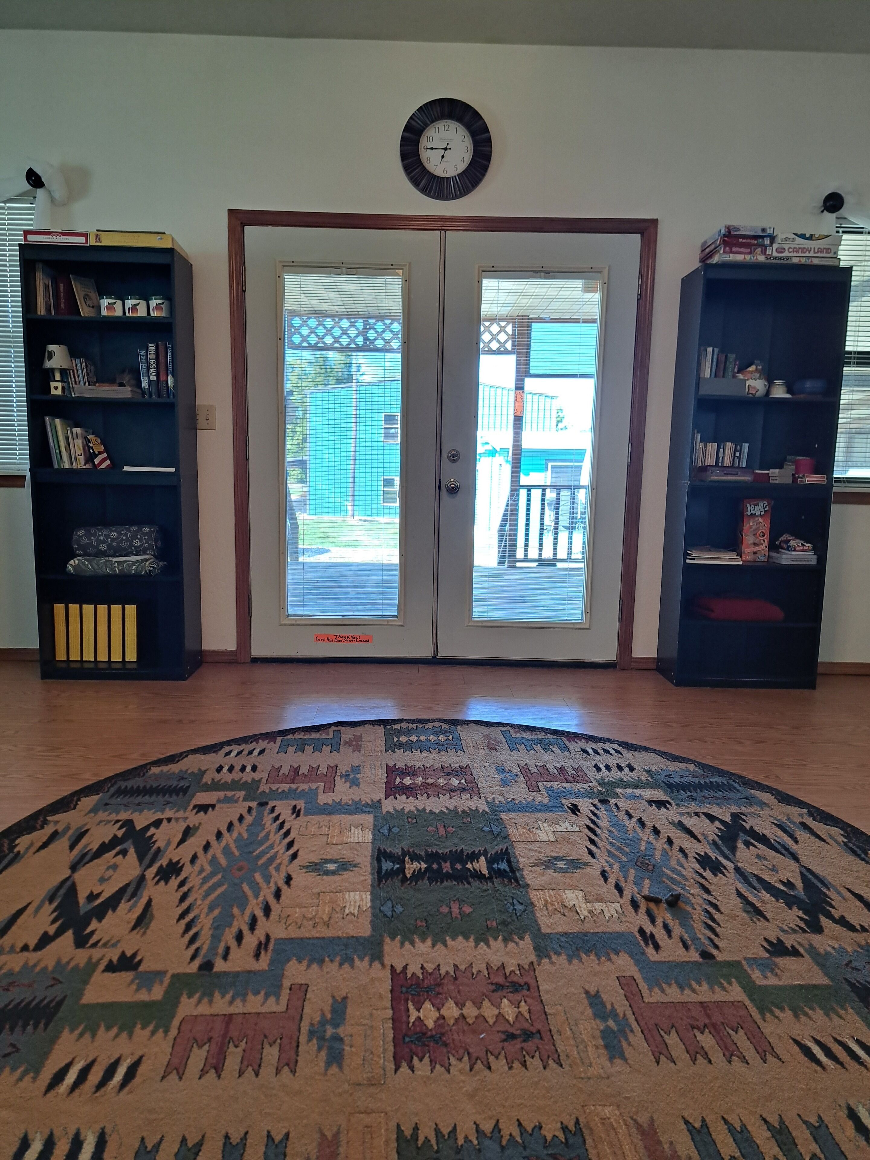 المنشأة من الداخل