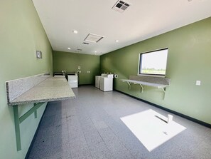 Laundry room - Crosby Travel Lodge & RV Park (Crosby)