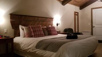 #5 CHALET1 | 1 bedroom, premium bedding, down duvets, Tempur-Pedic beds