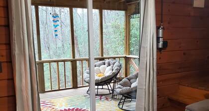 Lazy Daisy Loft - Relaxing and romantic getaway