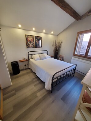 2 bedrooms, in-room safe, iron/ironing board, travel cot