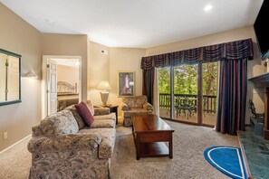 Smart-TV, Kamin, DVD-Player