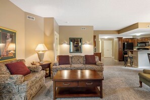 Smart-TV, Kamin, DVD-Player