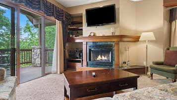 TV connectée, cheminée, lecteur de DVD