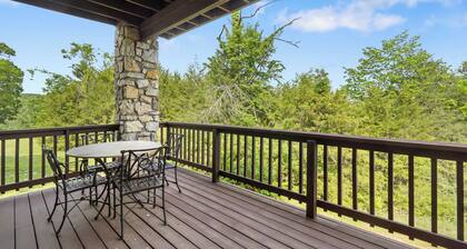 Rest and Relax! Villa with Jetted Tub, Fireplace, and Balcony with a View