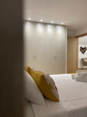 1 quarto, escrivaninha, Wi-Fi de cortesia, roupa de cama