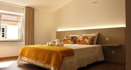 Plátanos & River Views III