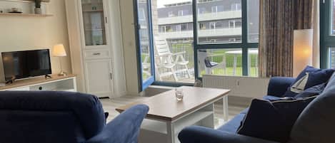 Fernseher, Stereoanlage