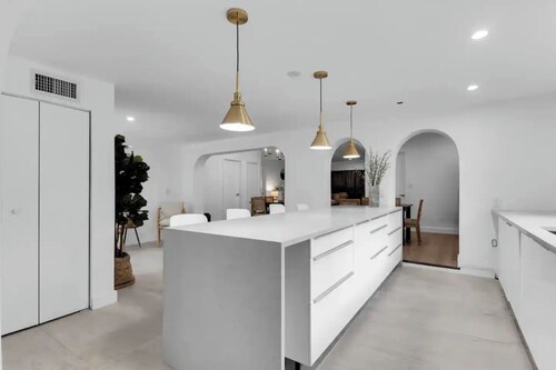 Private Pool, Patio, Fire Pit, Sleeps 12, 6 Beds, 5 Full Baths, Laundry, Parking