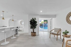 Interior - Private Pool, Patio, Fire Pit, Sleeps 12, 6 Beds, 5 Full Baths, Laundry, Parking (Miami)