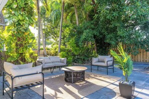 Terrace/patio - Private Pool, Patio, Fire Pit, Sleeps 12, 6 Beds, 5 Full Baths, Laundry, Parking (Miami)