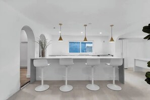 Interior - Private Pool, Patio, Fire Pit, Sleeps 12, 6 Beds, 5 Full Baths, Laundry, Parking (Miami)