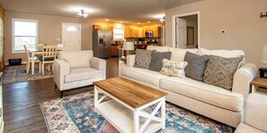 Smart TV - Cedar Hill ⭐️ 10 min to Parks  ⭐️Great Views  ⭐️ Pets (Rockbridge)