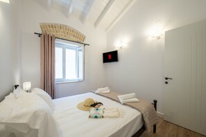 2 bedrooms, iron/ironing board, free WiFi, bed sheets - Casa di Marina - Charming Corfu Apartment for 4 (Corfu Town)